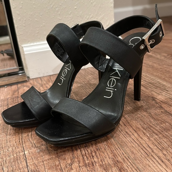 Calvin Klein black leather strappy platform heels - size 8.5 - Picture 1 of 5